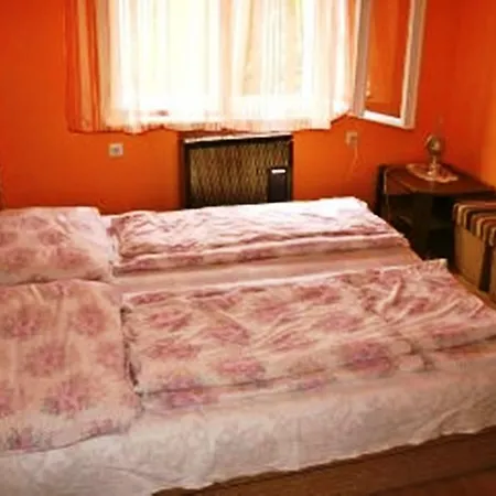 Petra Apartmanhaz *